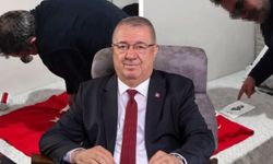 Edremit'te Atatürk ve Türk Bayrağı'na Hakaret Eden Öğretmen Gözaltına Alındı! Başkan Ertaş'tan Sert Tepki