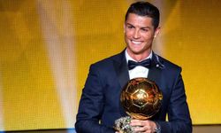 Cristiano Ronaldo'ya Bir Ballon d'Or Daha! Messi'yi Geride Bırakarak Tarihin En İyisi Seçildi
