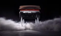 Otomobil mi, Uçak mı? Uçan Araba mı? Tesla Roadster'ın Yeni Özellikleri Gündem Oldu