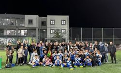 Balıkesir Büyükşehir U-13 C Grubu Şampiyonu Oldu! Aydın Yıldız Spor'u 2-1 Yenerek Çeyrek Finale Yükseldi!