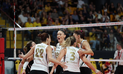 VakıfBank Durdurulamıyor! Galatasaray Daikin'i 3-0 Mağlup Etti!