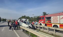 Balıkesir-Bursa Yolunda Feci Kaza! Yolcu Araçta Sıkıştı!