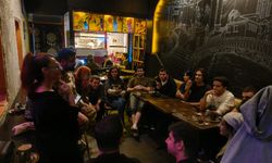 Balıkesir'de Gençler Ruby Coffee Shop'ta Kahve Eşliğinde Keyifli İngilizce Sohbet Etkinliğinde Buluştu!