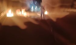 Susurluk'ta Korkutan Yangın! Seyir Halindeki Tırın Dorsesi Alev Aldı