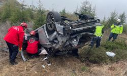 Balıkesir'de Otoyolda Korkutan Kaza! Araçta Sıkışan 1 Kişi Kurtarıldı