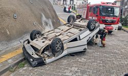 Balıkesir'de Can Pazarı! Kuvaii Milliye Mahallesi TOKİ 2. Etap'ta Araç Sürücüsü Hurdaya Dönen Otomobilden Sağ Çıktı!