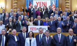 Meclis Açılmadan Önce YENİ Parti'de Kritik Toplantı! 91 Milletvekili Özgür Özel Başkanlığında Bir Araya Geldi