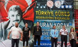 Kepsut'un gururu Duygu Gen, Kadınlar Güreş Şampiyonası'nda birinci oldu