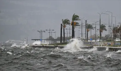 Ege’de Fırtına Alarmı! Balıkesir Valiliği'nden Vatandaşlar İçin Kritik Uyarı: Rüzgarın Hızı 75 Kilometreyi Bulacak!