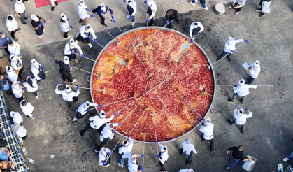 Guinness Rekoru kırıldı! Dünyanın en büyük sucuklu yumurtası