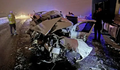 Katliam Gibi Kaza: Tır ile SUV Çarpıştı, 4 Kişi Yaşamını Yitirdi!