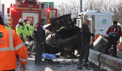Kuzey Marmara Otoyolu'nda Otomobil Gişelere Ok Gibi Saplandı: Alev Alan Araçtan Acı Haber Geldi!