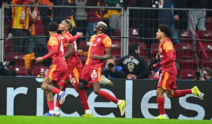 Galatasaray Şampiyonlar Ligi'nde Fırtına Gibi Esiyor! Liverpool Karşısında İlk Yarıyı Önde Kapattı!