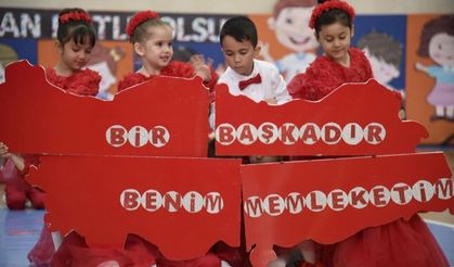 Dursunbey’de 23 Nisan Kutlamaları Kapalı Spor Salonu’nda Yapıldı