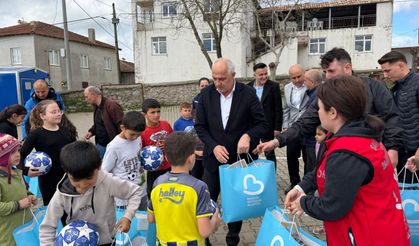 BÜYÜKŞEHİR'DEN KIRSALDAKİ ÇOCUKLARA BAYRAM HEDİYELERİ