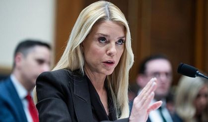 Washington Karıştı! Donald Trump, Adalet Bakanı Pam Bondi'yi Görevden Aldı! Epstein Dosyası mı Neden Oldu?