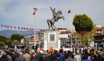 ATATÜRK EDREMİT'TE... 92. YIL KUTLAMALARI