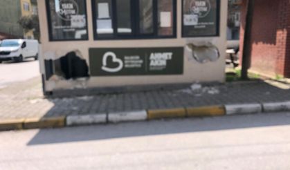 Balıkesir'de Skandal Görüntüler! Belediye Hizmet Noktası Yakın Mutfak'a Çirkin Saldırı!