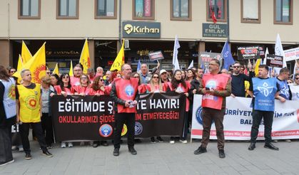 Balıkesir'de Eğitimciler Meydanlara İndi! Üç Sendikadan "Okulda Şiddet" Muhtırası!