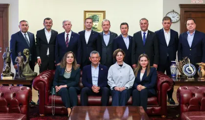 CHP’li Büyükşehir Belediye Başkanlarından ortak destek: “Özgür Özel ve yönetimin yanındayız”