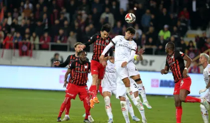 Çorum'da Tarihi Gece! Bodrum'u Eleyen Çorum FK Finalde Esenler Erokspor İle Eşleşti