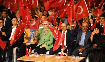 Milli İrade Meydanı'nda Tarihi Gece: Balıkesir 15 Temmuz'u Unutmadı