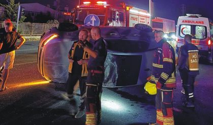 Ayvalık'ta Kavşakta Kaza: İki Araç Çarpıştı, Biri Takla Attı