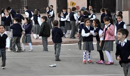 Balıkesir'de Okul Forması Fiyatları Ne Kadar Oldu? Yerel Esnaf 2026-2027 Okul Kıyafeti Maliyetlerini Tek Tek Anlattı!