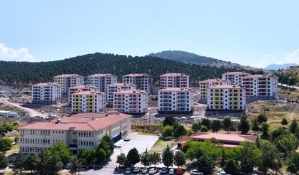 Sındırgı'da Depremzedeler Yuvalarına Kavuşuyor: 305 Konut Ve 1 İş Yeri Bugün Teslim Ediliyor!