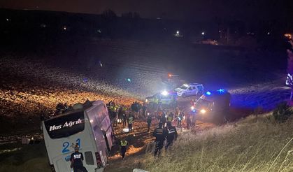 Yolcu otobüsü tarlaya uçtu! 24 kişi yaralandı