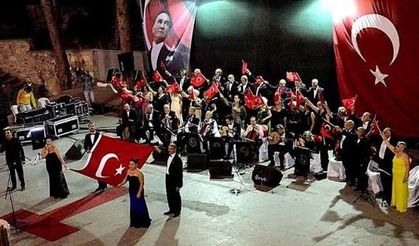 Ayvalık’ta Müzik Dolu Gece: Amfi Tiyatro'da Ücretsiz Türk Müziği Konseri Düzenleniyor!
