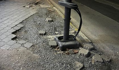 Balıkesir’de Altyapı Bitti Çilesi Bitmedi! Soma Caddesi'nde Bir Aydır Tık Yok: Kaldırımlar Kuru Toprak, Yayalar Yolda!