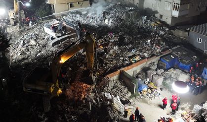 Maltepe’de 7 Katlı Binada Son Durum: Arama Kurtarma Ekipleri Mahsur Kalanlara Ulaşmaya Çalışıyor!