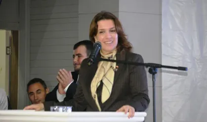 Son Dakika! AK Parti Ayvalık İlçe Başkanı Betül Akın Görevinden İstifa Etti!