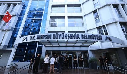 Mersin'deki Yolsuzluk Operasyonunda Şüpheli Evinden Servet Çıktı: Külçe Altınlar, Döviz Ve İhale Evrakları Ele Geçirildi
