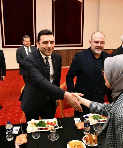 AK Parti'de 'Bir Sofrada Demokrasi' Buluşması