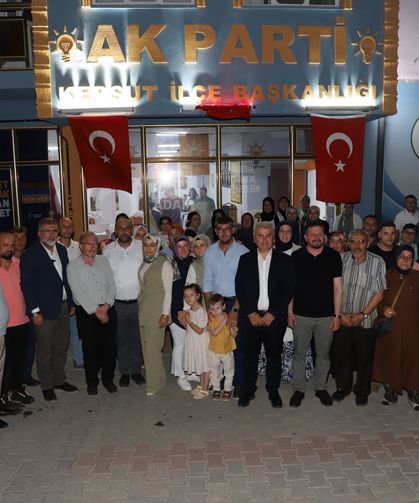 AK Parti Safları Genişliyor! Kepsut'ta Yeniden Refah Teşkilatı Topluca AK Parti’ye Katıldı