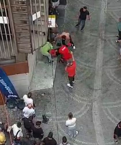 Milli Kuvvetler Caddesi’nde Kan Donduran Anlar! Mağaza Çalışanına Silahlı Saldırı