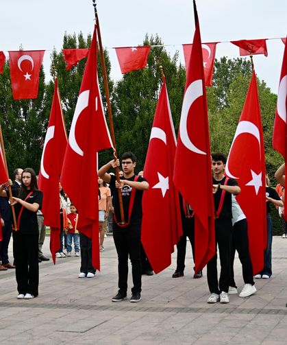 Balıkesir’de 30 Ağustos Zafer Bayramı Coşkusu: Törenlere Yoğun Katılım