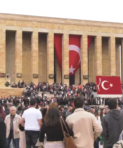 Anıtkabir'e ziyaretçi rekoru... 10 Kasım'da 1 milyon 219 bin 148 ziyaretçi