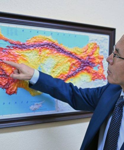 Sındırgı’da 3 Ayda 15 Bin Sarsıntı! Simav Fayında 7 Büyüklüğünde Deprem Riski!