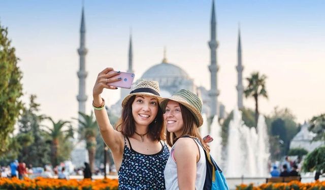 3 Ayda 6 Milyon Ziyaretçi Geldi Ama... Turizmde Alarm Zilleri Çalıyor mu?
