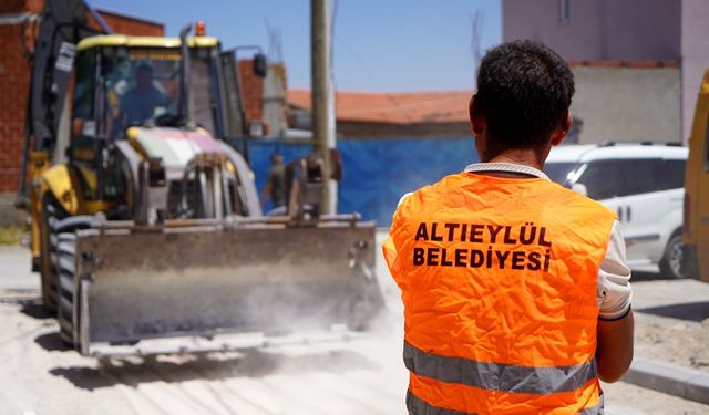 Altıeylül Belediyesi Yaza Hazır.. Ekipler Tam Kadro Sahada