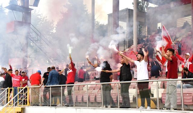 Play-Off Öncesi Destek Yağdı! Balıkesirspor Taraftarından Anlamlı Katılım
