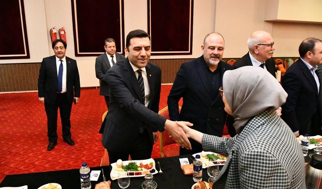 AK Parti'de 'Bir Sofrada Demokrasi' Buluşması