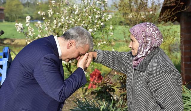 Milletvekili Mustafa Canbey’den Anlamlı Anneler Günü Mesajı