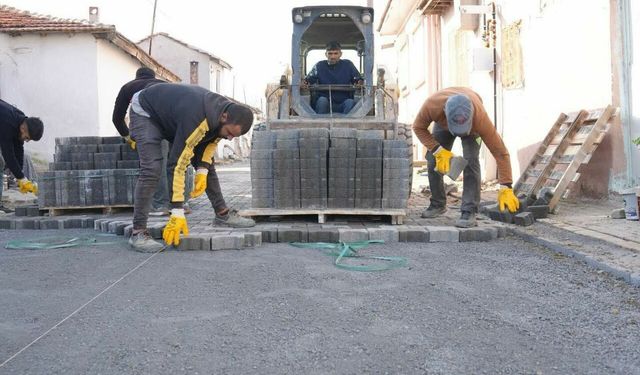 Burhaniye’de Yol Seferberliği Başladı: 15 Bin Metrekarelik Parke Taşı Yenileme Tamamlandı