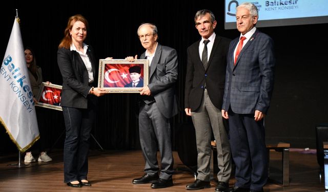 Balıkesir, İstiklal Madalyası Yolunda İlerliyor: Kahramanlık Panelde Anlatıldı