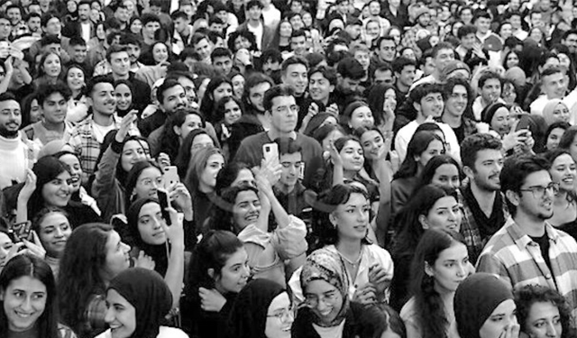 Gençlik ve Seçimler: 2025’te İlk Kez Oy Kullanacak Nesil Ne İstiyor?