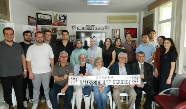 Ankara Balıkesirliler Derneği'nden Mezunlara Pastalı Veda